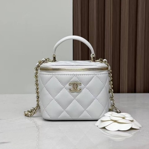 CHANEL 24P Baby White Box Bag / 12cm