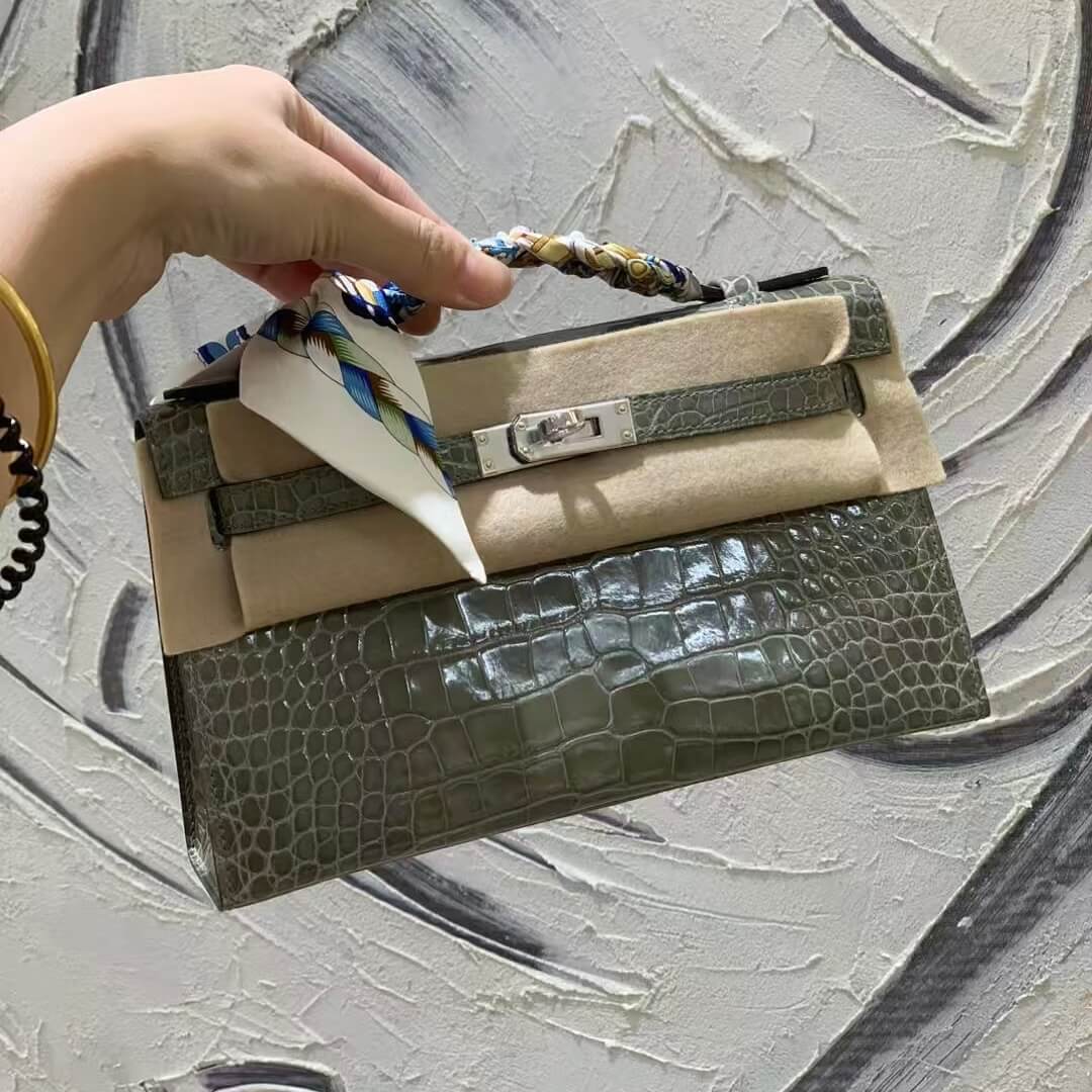 Hermès Kelly Pochette 25 Vert Cypress Shiny Alligator Bag 