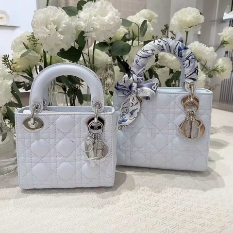 Dior Lady Dior Bag – Shirt Blue with Silver Hardware (3 Grid, Size 17×15×7 cm)