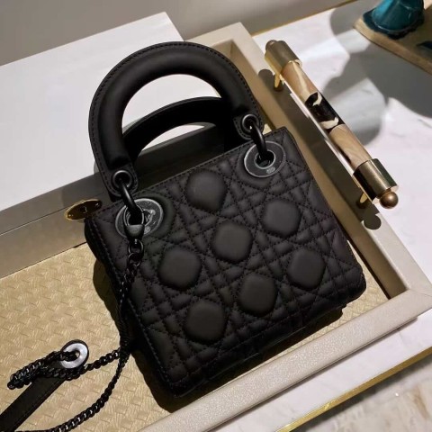 Dior Lady Dior Bag – Matte Black (3 Grid, Size 17×15×7 cm)