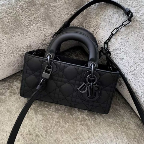 Dior Lady D-Joy Bag – Matte Black Calfskin (6 Grid, Size 22×11.5×6 cm)