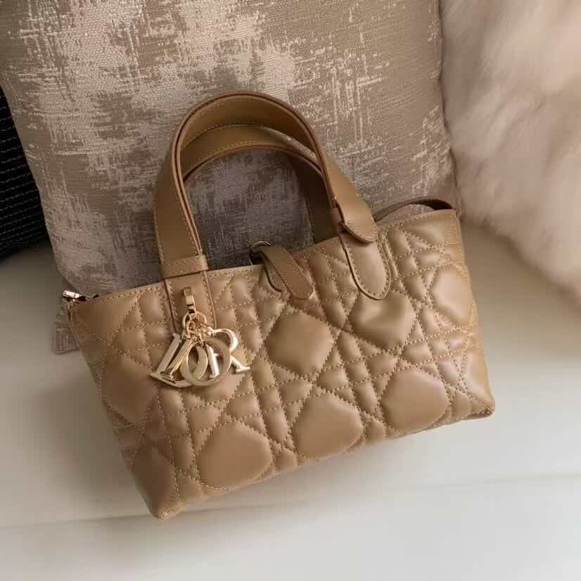 Dior Toujours Bag – Caramel Brown (Small Size 23×14×12 cm