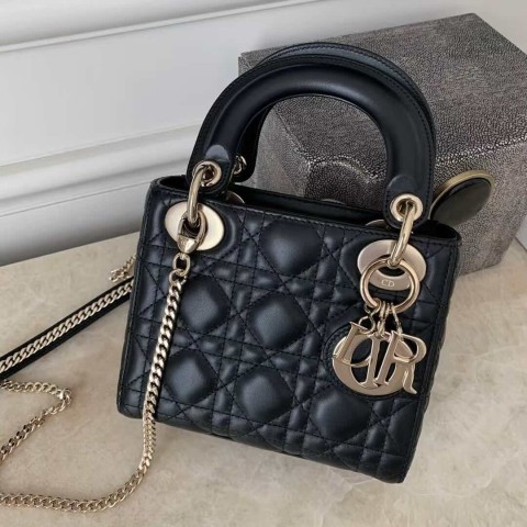 Dior Lady Dior Bag – Black Lambskin with Gold Hardware (3 Grid, Size 17×15×7 cm)