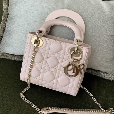 Dior Lady Dior Bag – Blush Pink Lambskin with Light Gold Hardware (3 Grid, Size 17×15×7 cm)