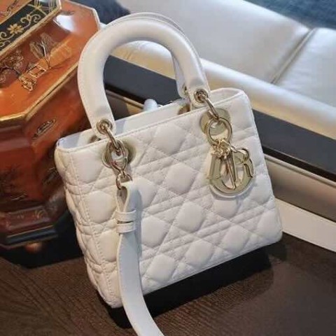 Dior Lady Dior Bag – White Lambskin with Gold Hardware (4 Grid, Size 20×17×8 cm)