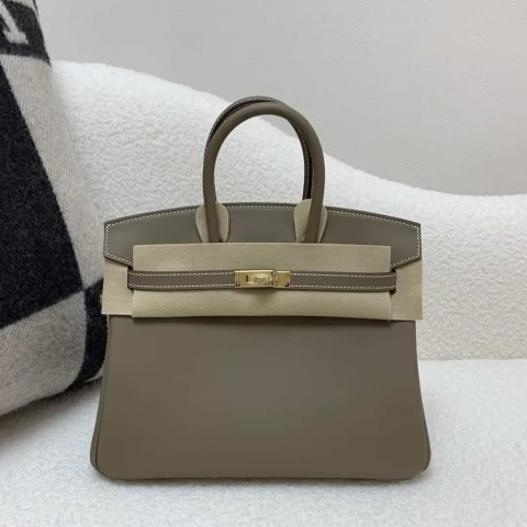 Hermès Birkin 25 in Etoupe Swift leather with gold hardware