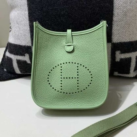 Hermès Mini Evelyne TC 3I Avocado Green – Palladium Hardware