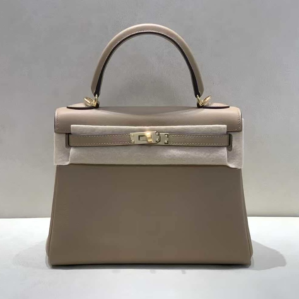 Hermès Kelly 25 Swift Etoupe x Gold Hardware