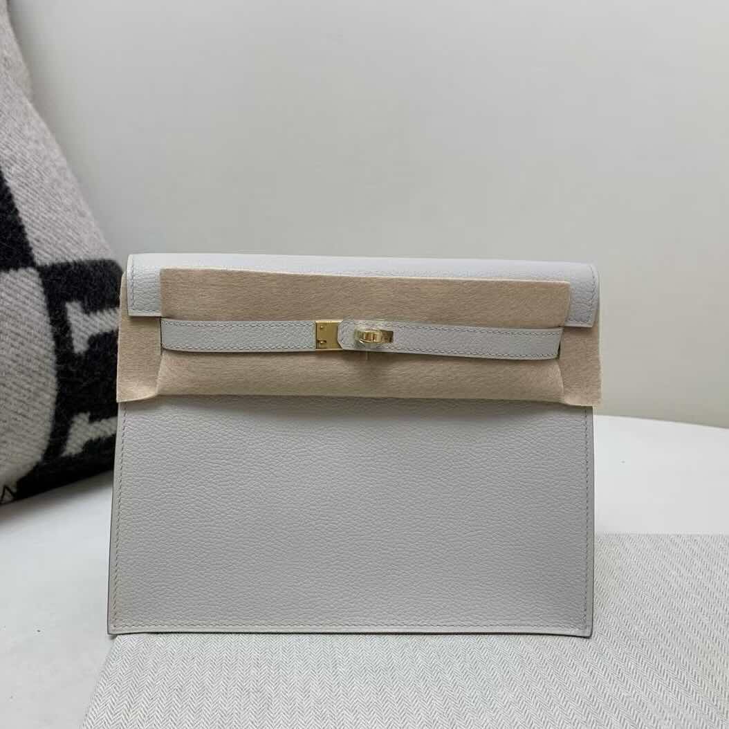 Hermès Kelly Danse Evercolor Gris Perle with Gold Hardware