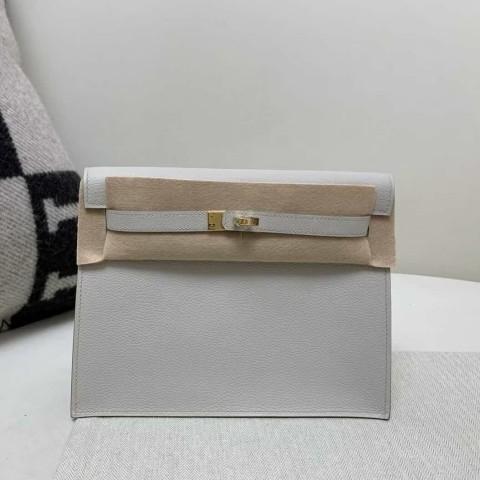 Hermès Kelly Danse Evercolor Gris Perle with Gold Hardware