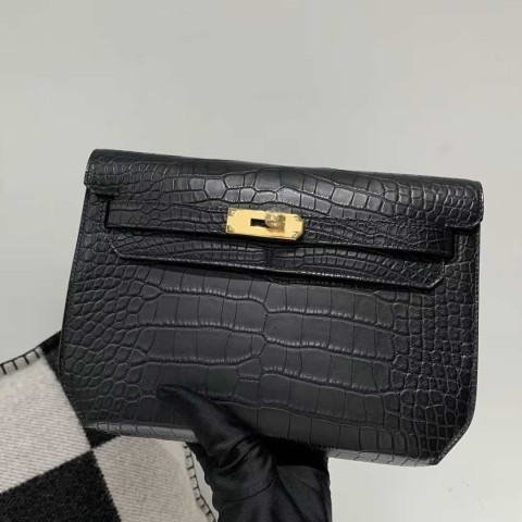 Hermès Dépêches 25 Noir Matte Alligator with Gold Hardware
