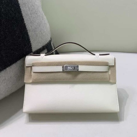 Hermès Kelly Pochette Swift Craie with Palladium Hardware