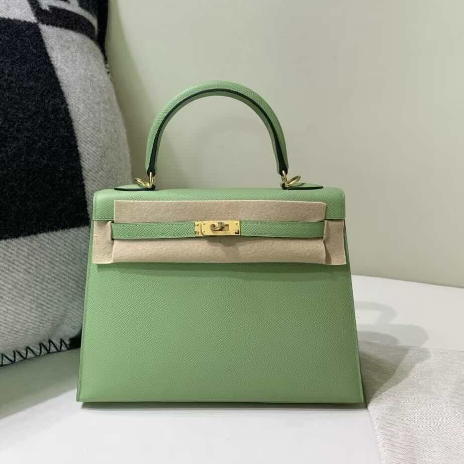 Hermès Kelly 25 Sellier Epsom Vert Criquet with Gold Hardware