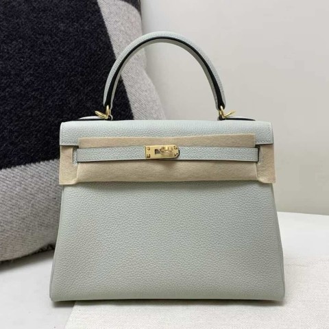 Hermès Kelly 25 Togo Vert d’Eau x Gold Hardware