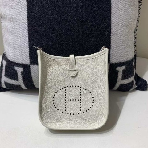 Hermès Mini Evelyne TPM Craie Clemence Palladium Hardware