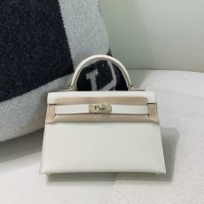 Hermès Mini Kelly II in Epsom Leather, Craie, Gold Hardware