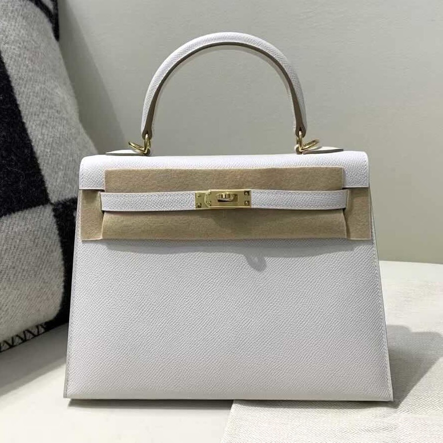 Hermès Kelly 25 Epsom Sellier Blanc x Gold Hardware
