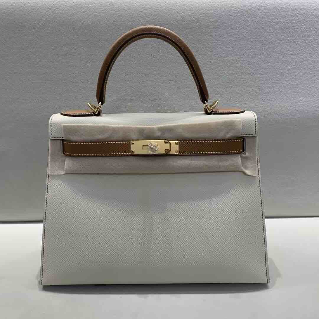 Hermès Kelly 28 Sellier Milky White / Gold Epsom Leather / Gold Hardware