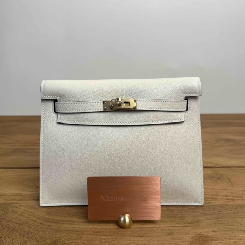 Hermès Kelly Danse in Craie Evercolor Leather with Gold Hardware