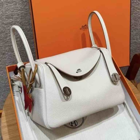 Hermès Lindy 26 Craie Clemence Leather Palladium Hardware