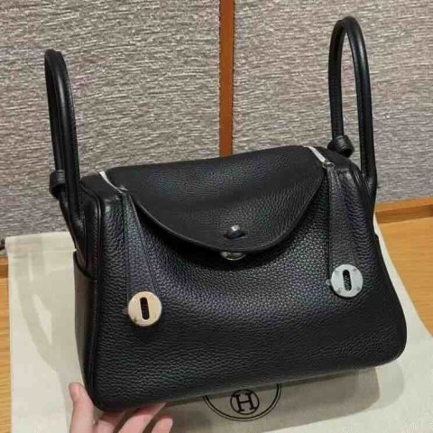 Hermès Lindy 26 Noir Clemence Leather Palladium Hardware