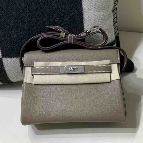 Hermès Kelly Messenger 25cm Togo Leather Weimaraner Beige / Palladium Hardware