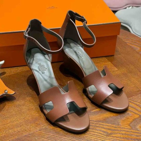 Hermès Legend Heels Calfskin Gold / Leather Sole / Size 34–41