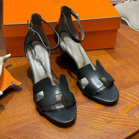 Hermès Legend Heels Calfskin Black / Leather Sole / Size 34–41