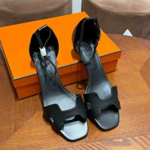 Hermès Sandals Calfskin Black / 4cm Heel / Leather Sole / Size 34–41