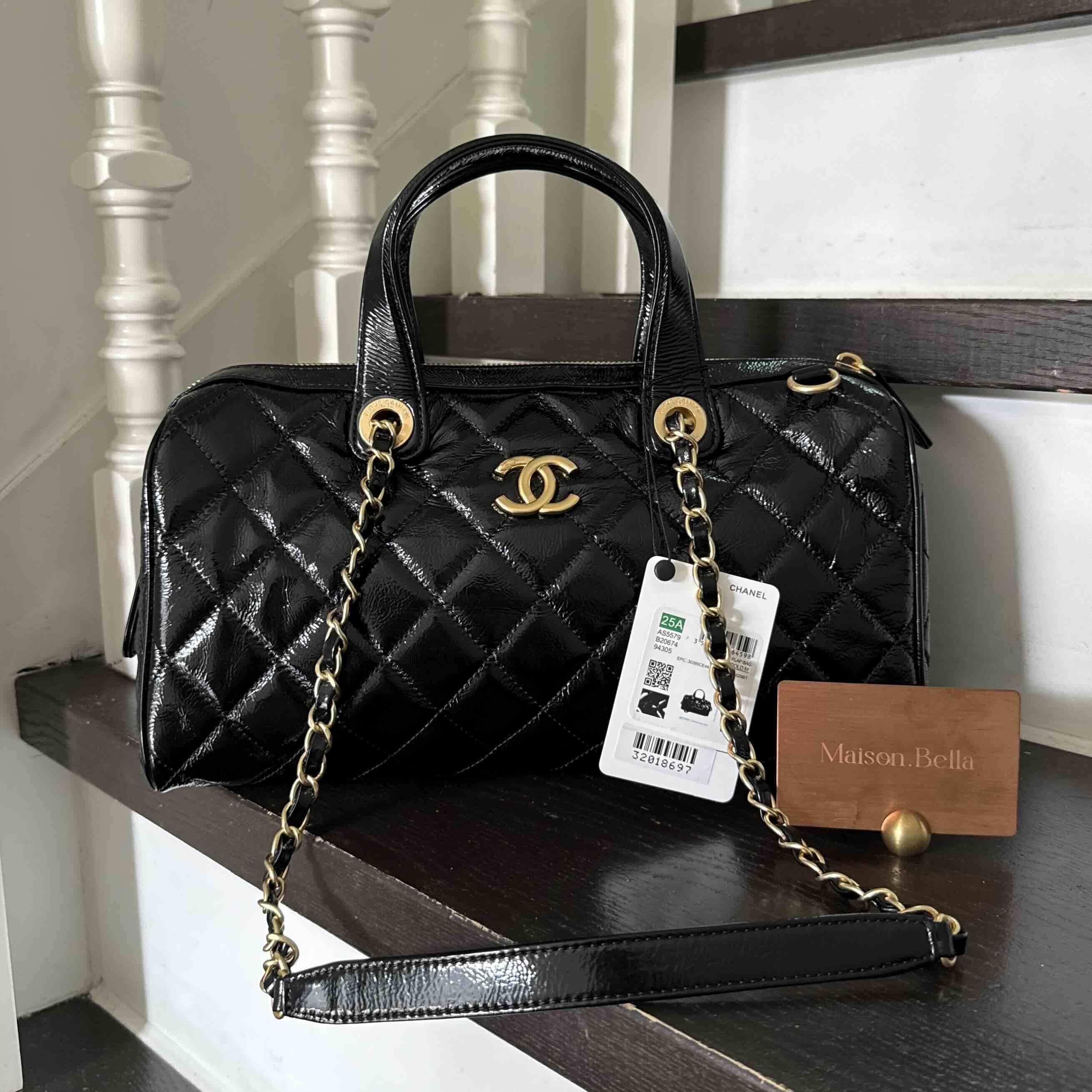 CHANEL 라지 볼링 백 (24/25 공방 Métiers d’Art)