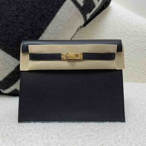 Hermès Kelly Danse Evercolor Noir with Gold Hardware