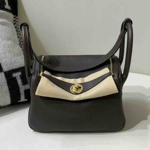 Hermès Lindy 26cm Clemence Ebony x Gold Hardware