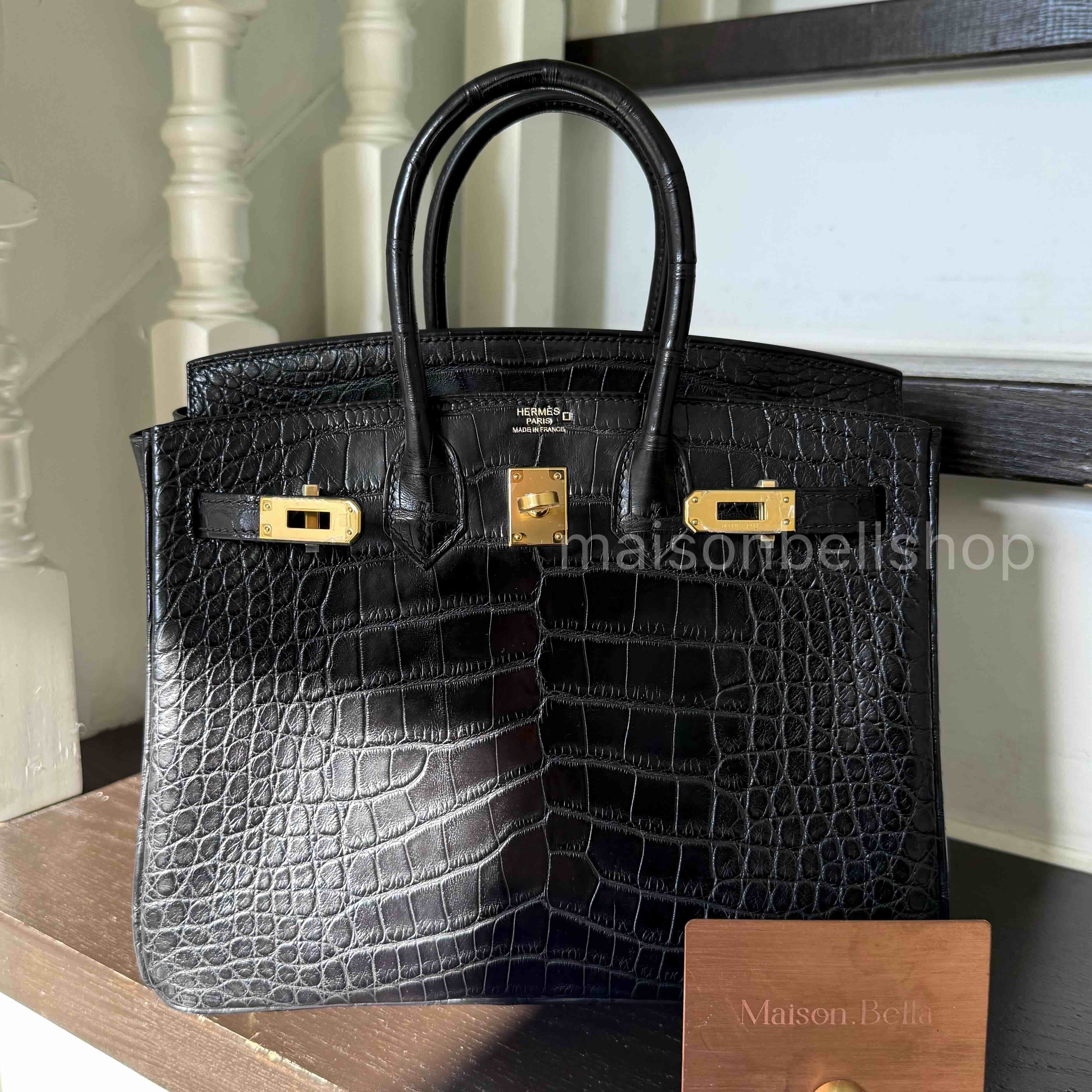 Hermès Birkin 25 Noir Matte Alligator x Gold Hardware